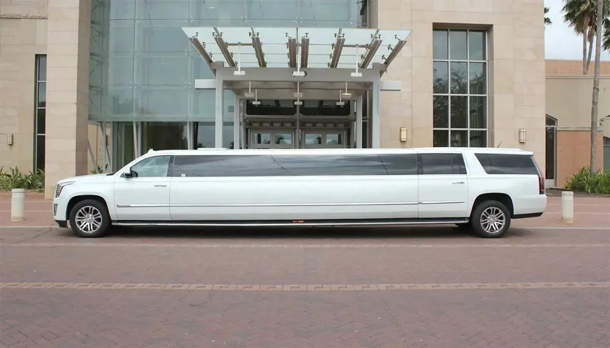 Escalade Limousines (black) – picture 8