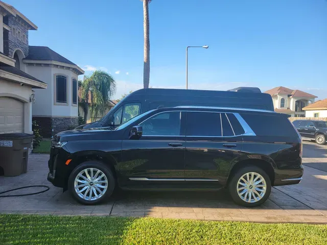 Escalade Limousines (black) – yours to rent